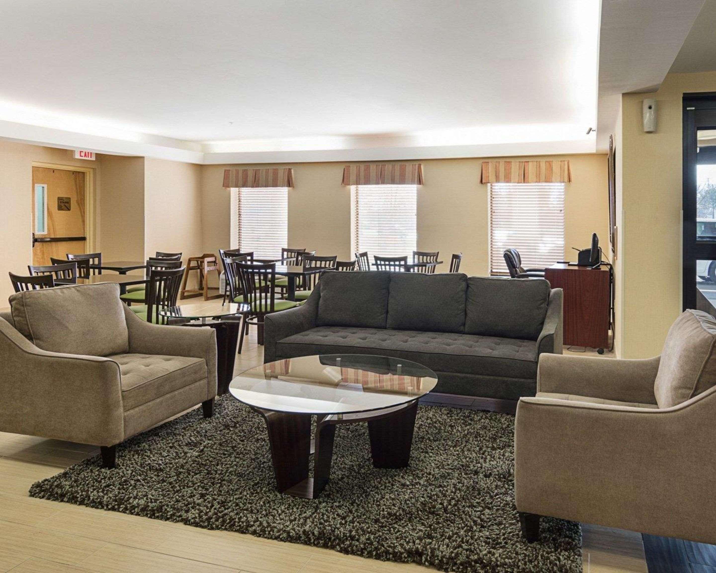 Gasthof Quality Richmond Airport 3*