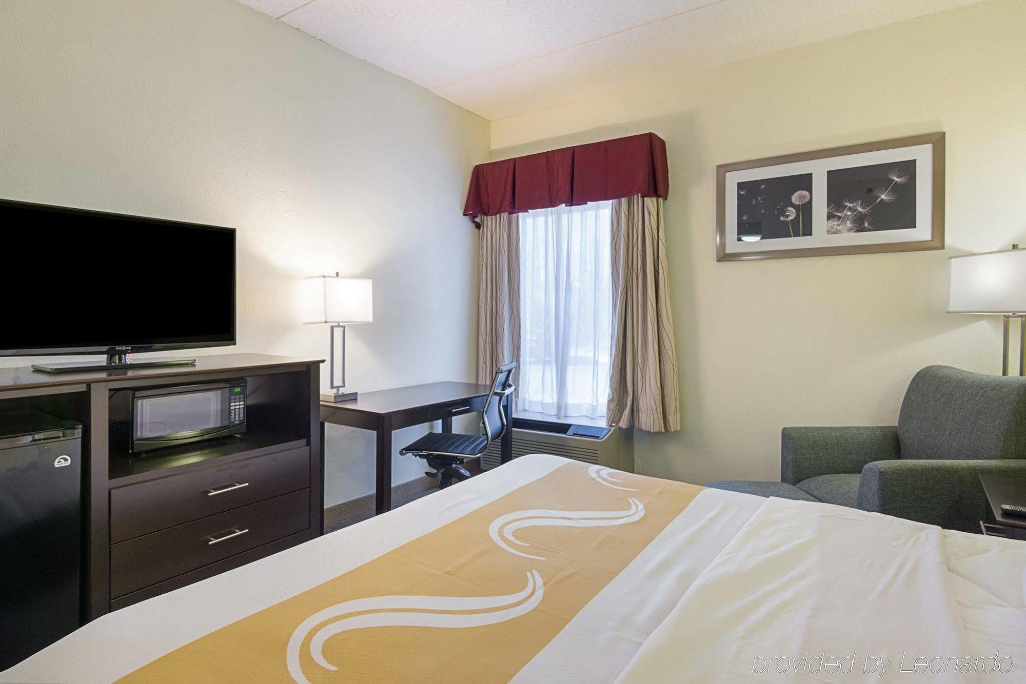 Quality Richmond Airport 3*
